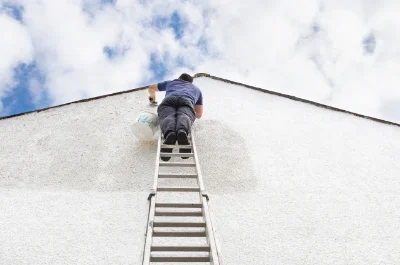 Peinture extérieure à Vailhourles — façades et ravalement